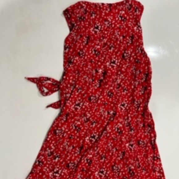 Universal Threat Wrap Dress - Size M - Red - Picture 4 of 4